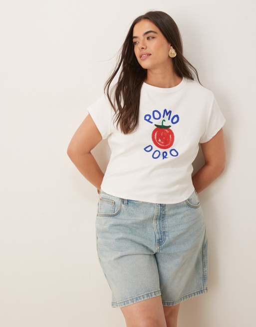 ASOS DESIGN Curve – Knapp geschnittenes T-Shirt in Weiß mit Tomaten-Print, 4 von 4