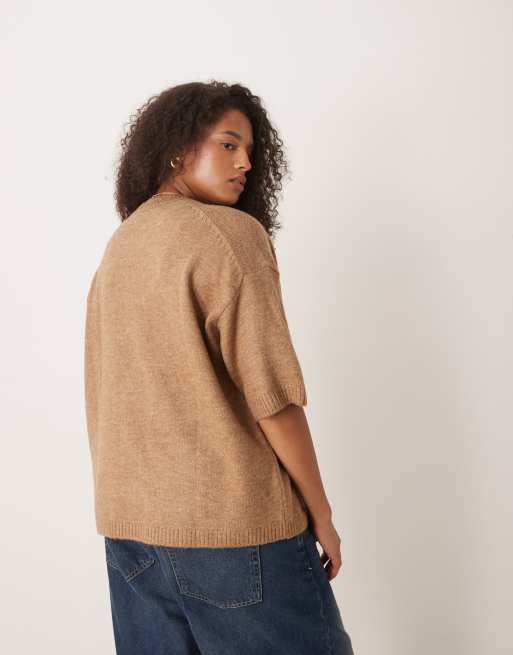 ASOS DESIGN Curve knit crew neck fluffy T-shirt sweater in beige, 2 of 4