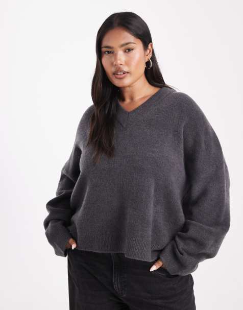 ASOS DESIGN Curve knitted boxy v-neck jumper in charcoal - view 1