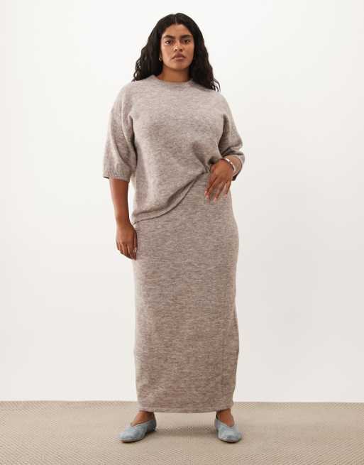 ASOS DESIGN Curve crew neck t shirt & midaxi skirt with wool co-ord in mushroom, 3 of 3