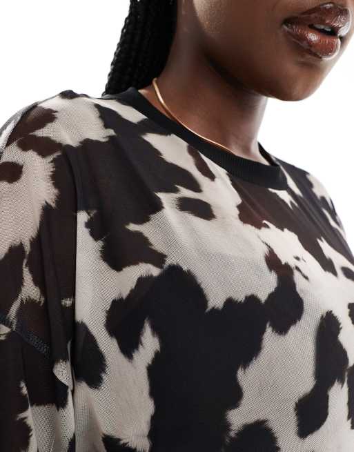 ASOS DESIGN Curve – Komönstrad t-shirtklänning i mesh och midaxilängd, 4 av 4