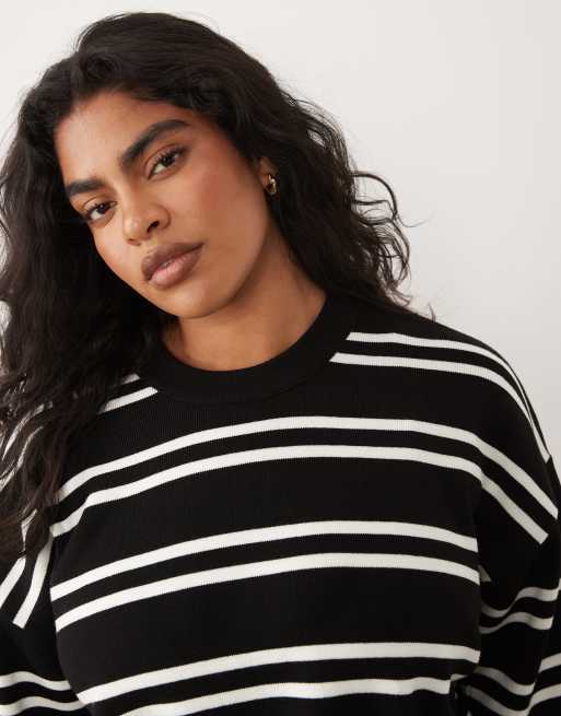 ASOS DESIGN Curve – Kompaktes, strukturiertes Oversize-T-Shirt aus Strick in Schwarz und Weiß gestreift, 2 von 4