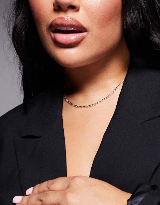 ASOS DESIGN Curve - Korte ketting met zirkonia in rechthoekig ontwerp in goudkleur met cadeauzakje