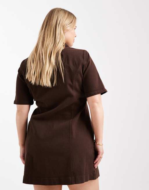 ASOS DESIGN Curve - Kortærmet chokoladebrun minikjole i denim med lynlås, 4 af 4