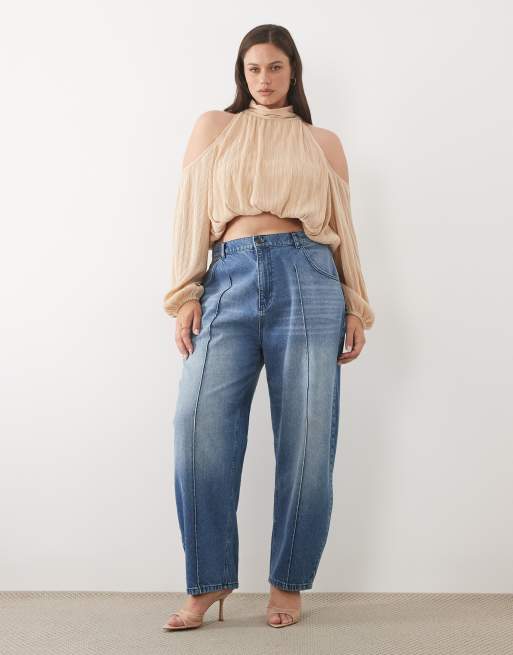 ASOS DESIGN Curve – Krämvit, plisserad ballongtopp med bara axlar, 2 av 4
