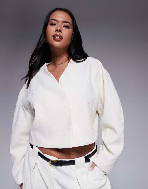 ASOS DESIGN Curve – Kremowa fakturowana krótka marynarka, część zestawu