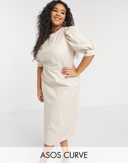 ASOS DESIGN Curve – Kremowa sukienka midi z imitacji skóry z ołówkową spódnicą i bufkami