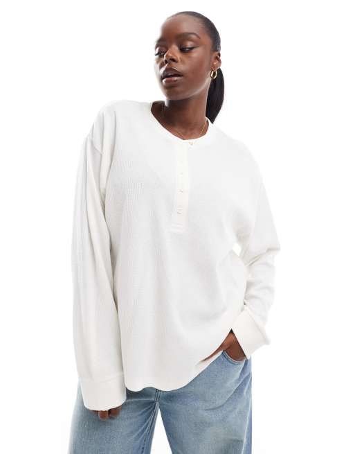 ASOS DESIGN Curve – Kremowy top oversize z długimi rękawami i zapięciem na guziki pod szyją o fakturze wafla