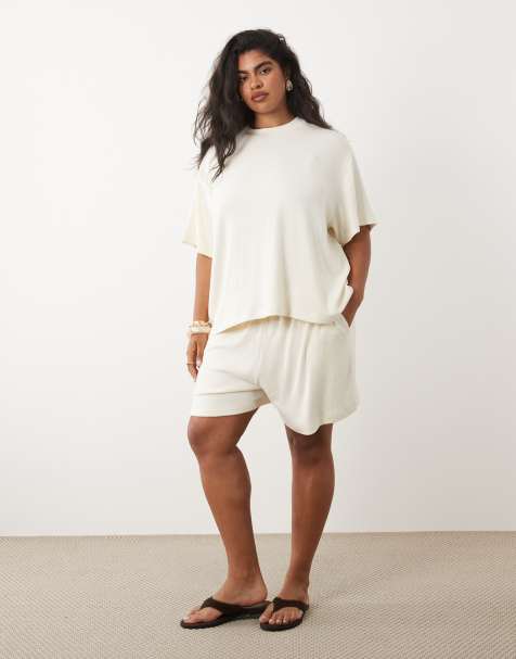 ASOS DESIGN Curve – Kremowy zestaw z teksturowanej dzianiny: T-shirt oversize i szorty runner - view 1