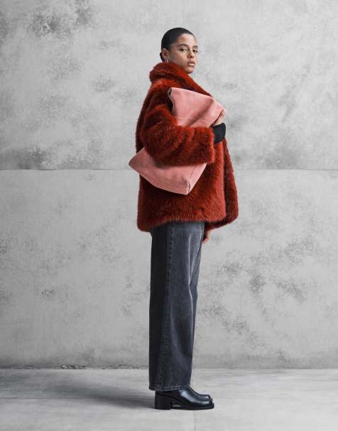 ASOS DESIGN Curve – Kunstpelzmantel in Rot mit Kragen - view 1