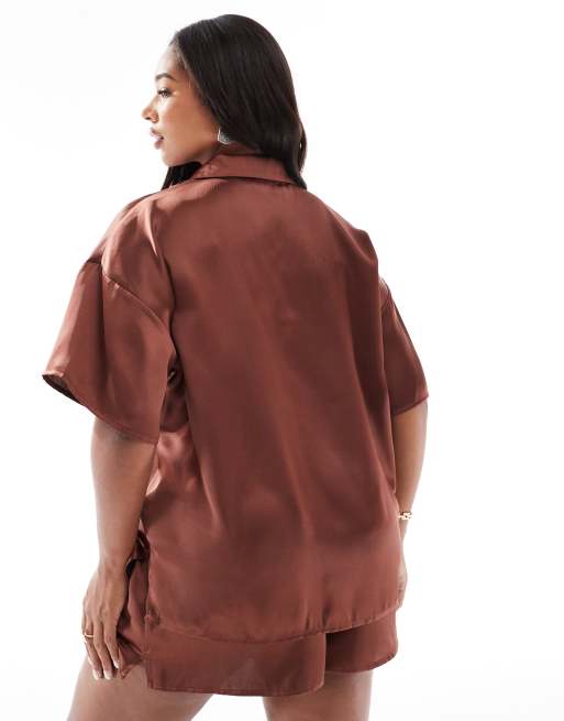 ASOS DESIGN Curve – Kurzärmeliges Hemd aus Satin in Braun, Kombiteil, 4 von 4
