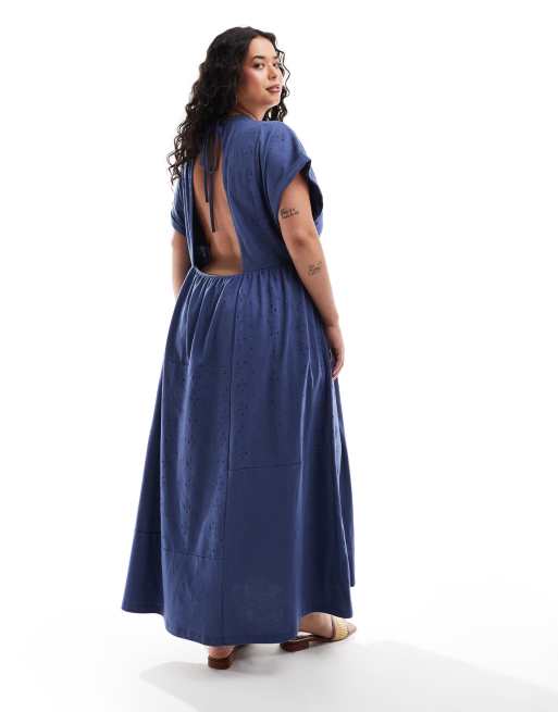 ASOS DESIGN Curve – Kurzärmliges Midikleid in Jeansblau mit Lochstickerei und V-Ausschnitt 