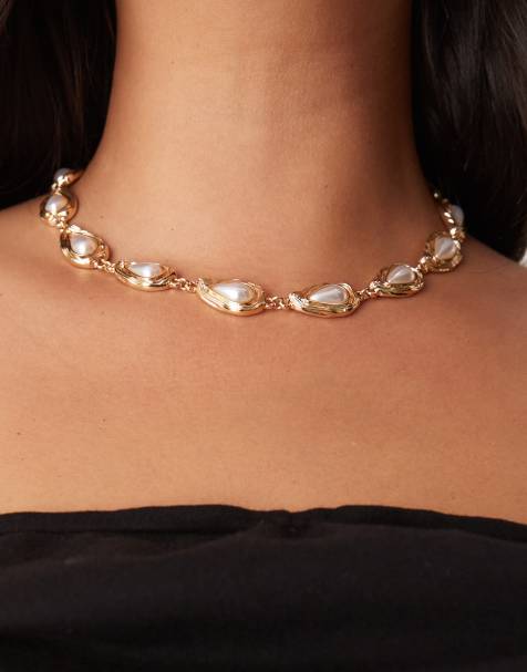 ASOS DESIGN Curve – Kurze, goldfarbene Halskette mit eingefassten Kunstperlen - view 1