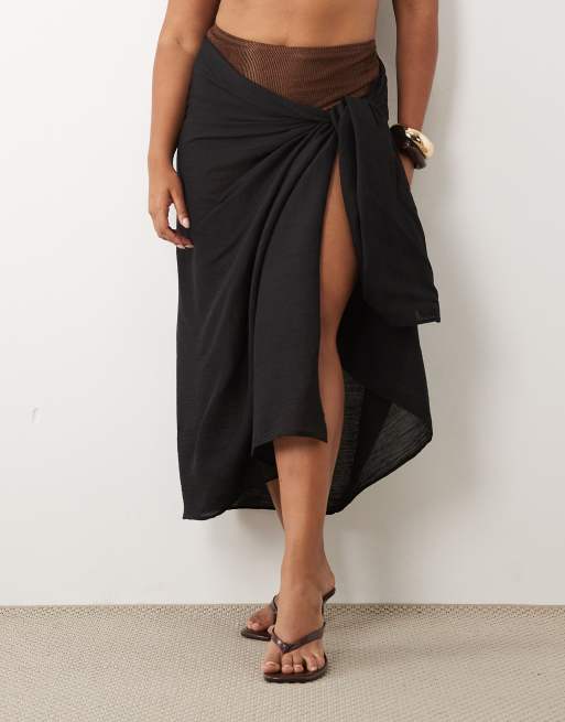 ASOS DESIGN Curve – Kurzer Strand-Sarong aus Baumwolle in Schwarz mit Knitterstruktur, 2 von 4