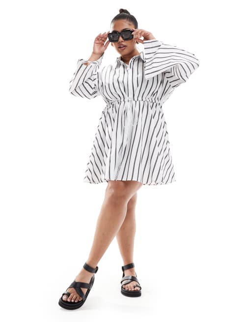 ASOS DESIGN Curve – Kurzes, gestreiftes Hemdblusenkleid in Schwarz-Weiß mit gerafftem Gürteldetail