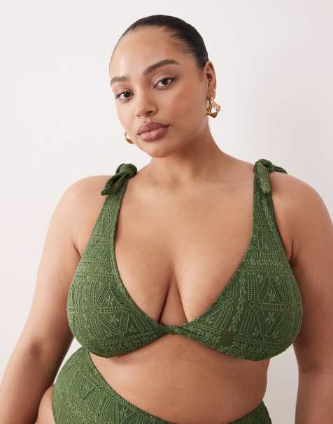 ASOS DESIGN Curve – Kyle – Oliwkowa skręcona z przodu góra od bikini o krótkim fasonie z haftem angielskim - view 1