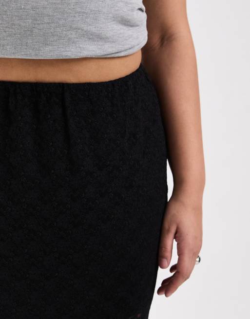 ASOS DESIGN Curve lace column midaxi skirt in black, 5 of 5