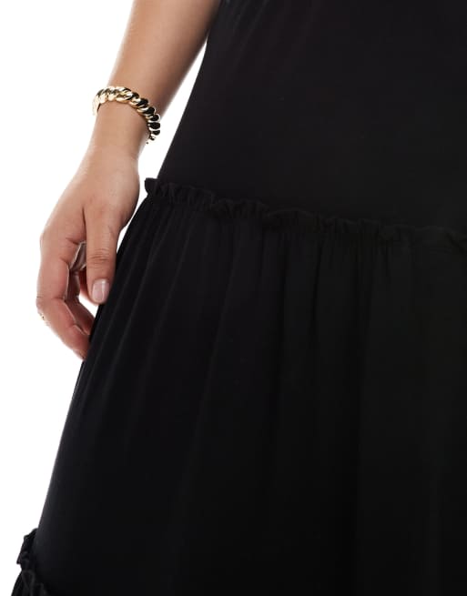 ASOS DESIGN Curve - Lagdelt maxinederdel i sort, 4 af 5
