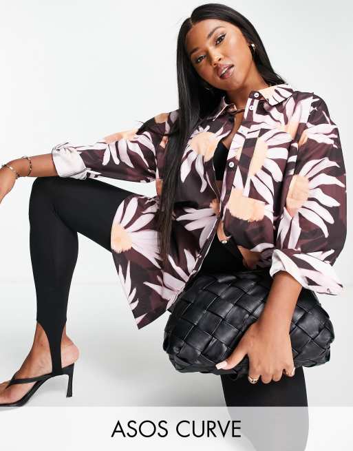 ASOS DESIGN Curve – Lang geschnittenes Oversize-Hemd mit 70er-Blumenmuster