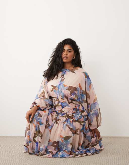 ASOS DESIGN Curve – Langärmliges Blouson-Maxikleid mit romantischem Blumenmuster und gekräuselter, geraffter Taille, 2 von 4
