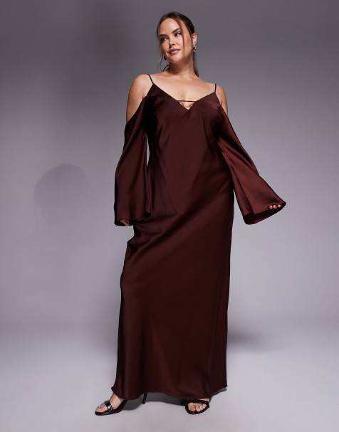 ASOS DESIGN Curve – Langärmliges Midi-Trägerkleid aus Satin in Schokobraun mit abfallender Schulterpartie - view 1