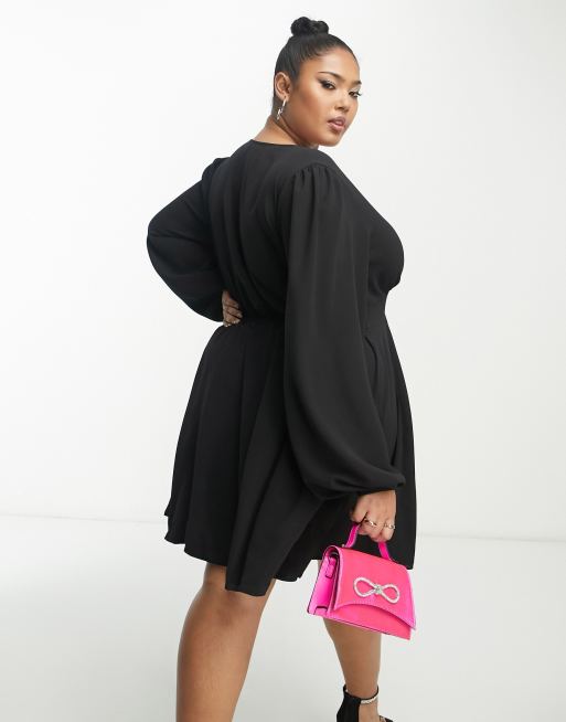 ASOS DESIGN Curve – Langärmliges Mini-Freizeitkleid in Schwarz mit Godet-Details und geschnürter Vorderseite, 2 von 4