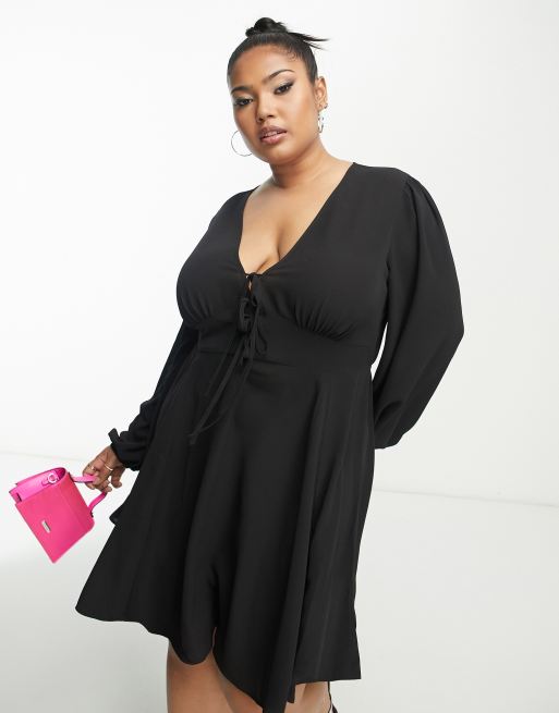 ASOS DESIGN Curve – Langärmliges Mini-Freizeitkleid in Schwarz mit Godet-Details und geschnürter Vorderseite, 4 von 4