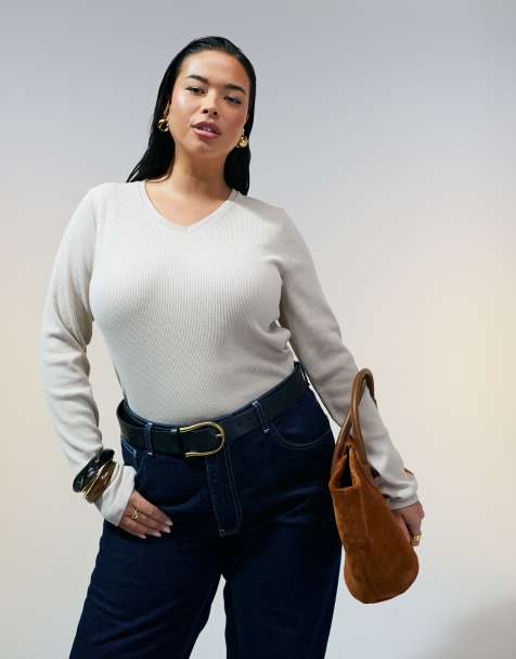 ASOS DESIGN Curve – Langärmliges Oberteil in Steinbeige mit kleinem V-Ausschnitt und Waffelstruktur - view 1