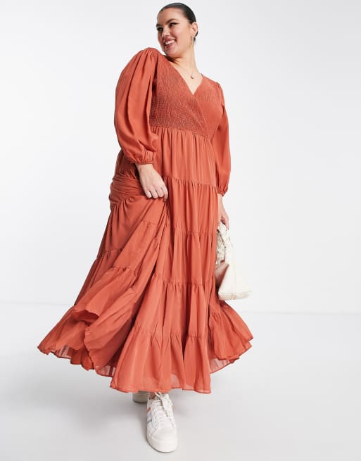 ASOS DESIGN Curve Lange jurk met overslag, smokwerk en gelaagde