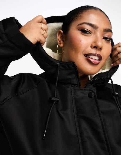 ASOS DESIGN Curve – Langer Oversize-Regenmantel in Schwarz mit 