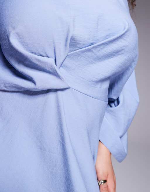 ASOS DESIGN Curve - Langærmet blå maxikjole i satin med indsyet talje og skråsnit, 4 af 4