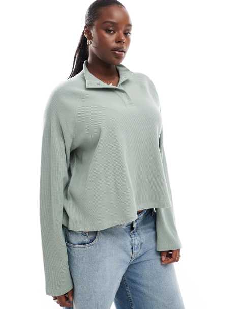 ASOS DESIGN Curve - Langærmet og cropped salviegrøn henley-T-shirt med firkantet pasform og vaffeltekstur - view 1