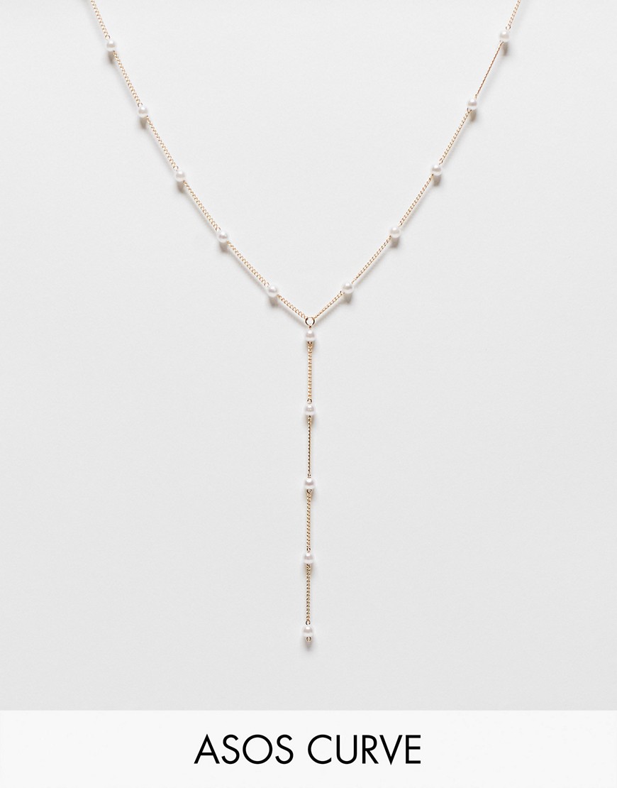 Asos Design Curve Lariat Necklace With Pearl Detail Chain In Gold Tone