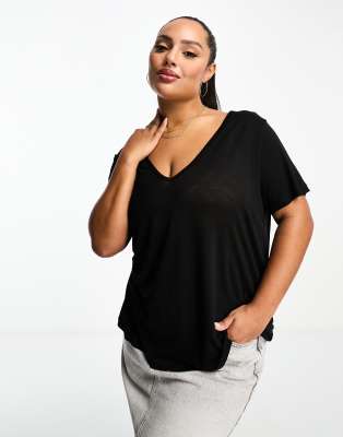 ASOS DESIGN Curve - Lässiges T-Shirt mit V-Ausschnitt in Schwarz