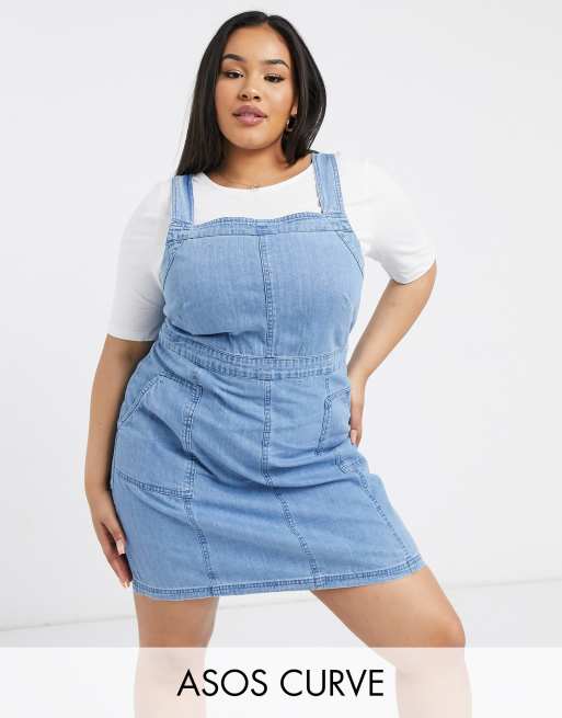 ASOS DESIGN Curve – Latzkleid aus weichem Denim in verwaschenem Mittelblau