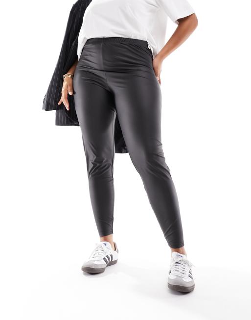 Vero Moda leather look leggings in black