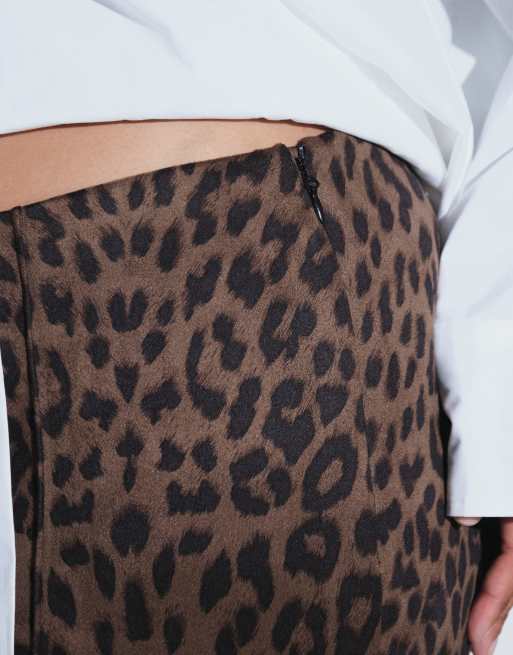 ASOS DESIGN Curve - Leggings de sastre de estilo fuseau con estampado de leopardo, 4 de 9