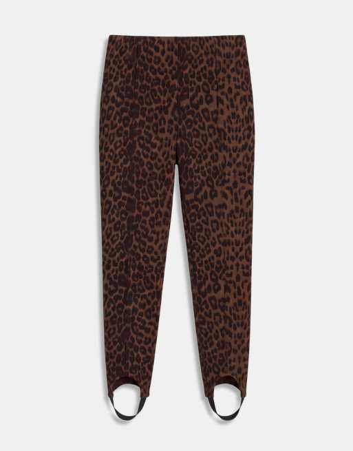 ASOS DESIGN Curve – Leopardmönstrade, figursydda leggings med fothällor, 7 av 9