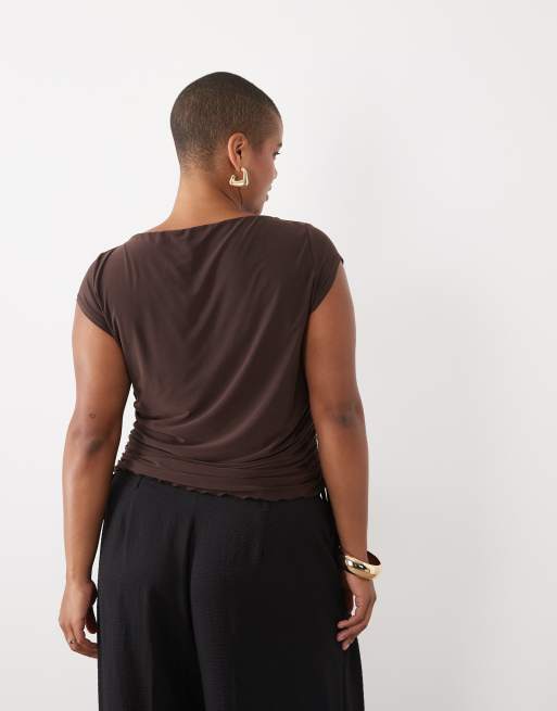 ASOS DESIGN Curve lettuce edge cap sleeve with ruching channel in chocolate, 3 of 4