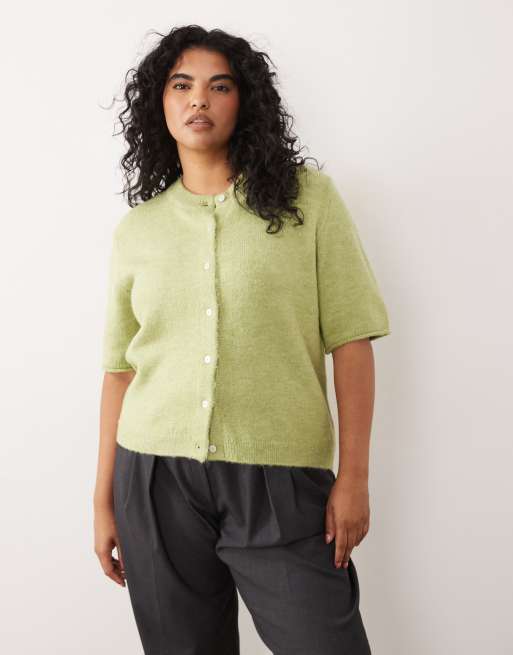 ASOS DESIGN Curve lightweight relaxed short sleeve cardigan in pistachio, 3 of 4