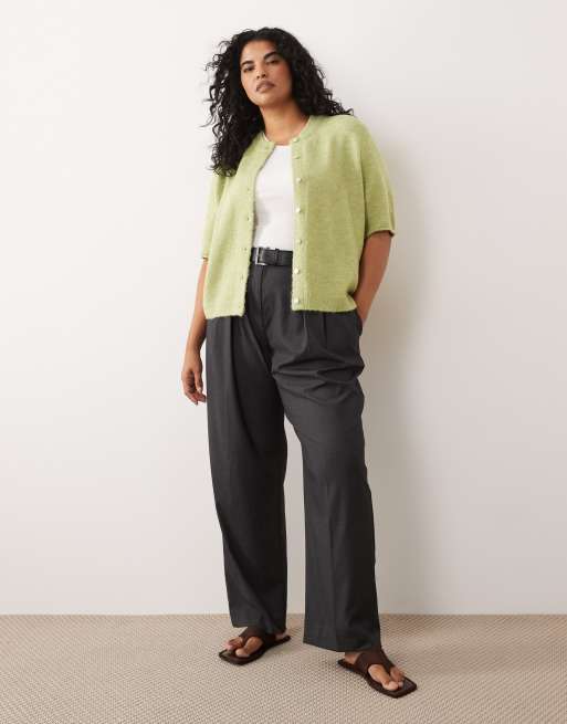 ASOS DESIGN Curve lightweight relaxed short sleeve cardigan in pistachio, 4 of 4