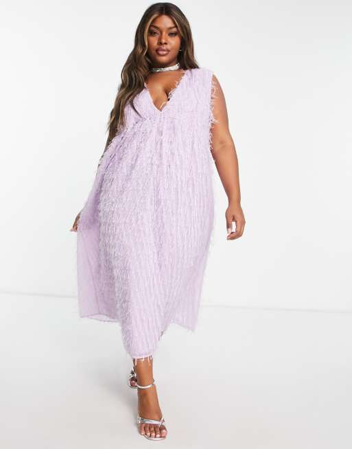 ASOS DESIGN Curve – Lila panelsydd midiklänning i fluffigt material med axelvaddar och v-ringning, 4 av 4