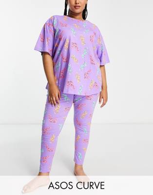 ASOS DESIGN Curve - Lila Pyjama mit Oversize-T-Shirt und Leggings mit Dinosaurier- und Hummermuster