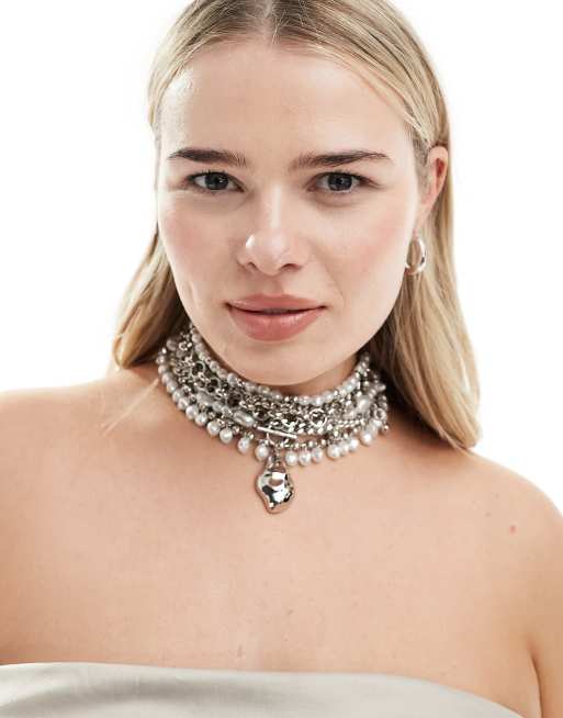 ASOS DESIGN Curve - Limited Edition - Choker ketting met mix van imitatieparels en schakelketting met gesmolten hangertje in zilverkleur