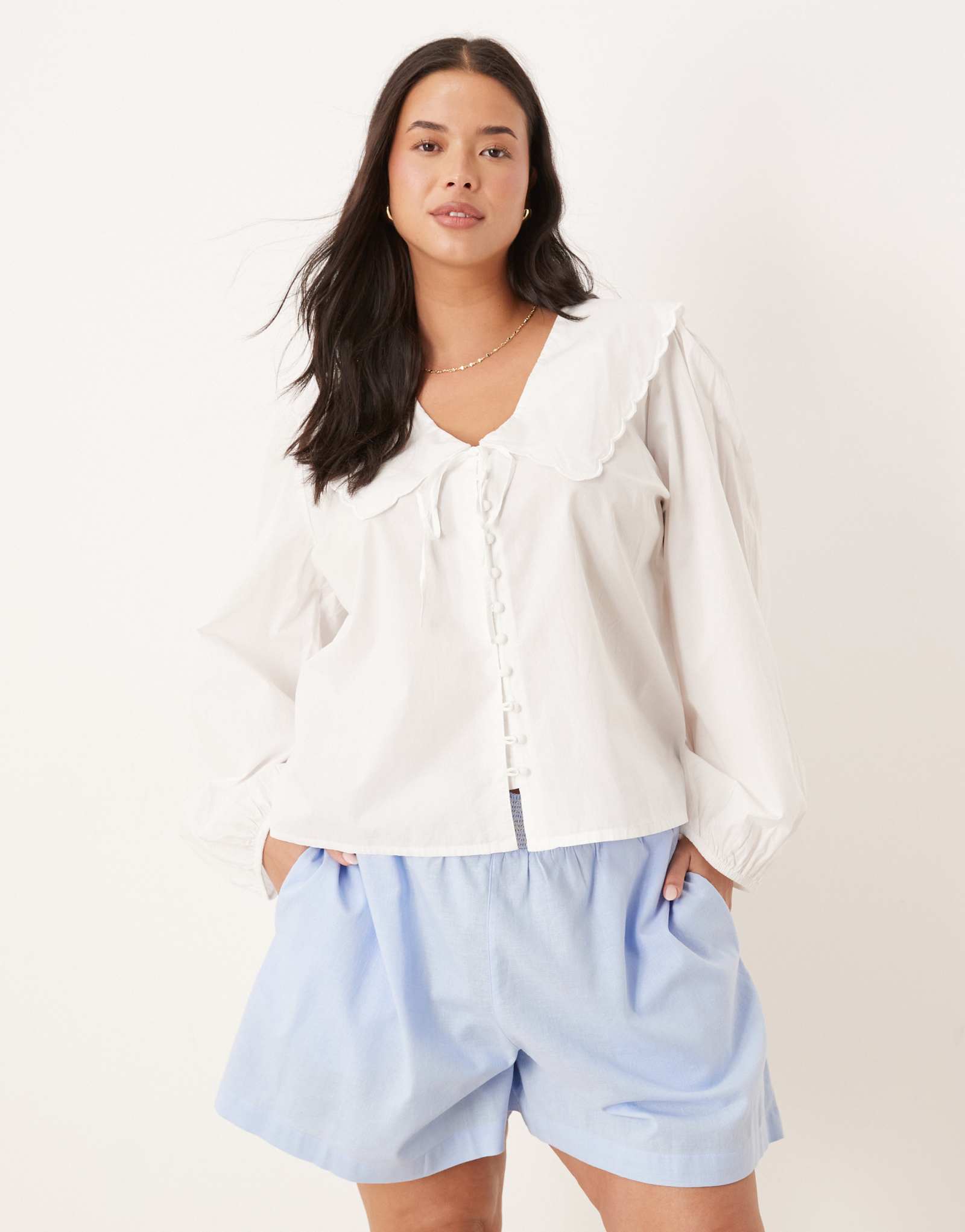 Шорты ASOS DESIGN Curve из льняной смеси с контрастной талией и гофрировкой синего цвета