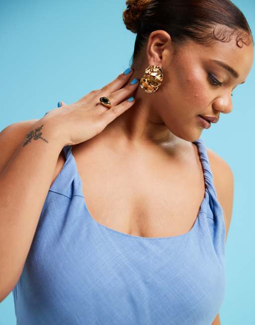 ASOS DESIGN Curve linen blend twisted straps bias cut maxi sundress in denim blue, 3 of 4
