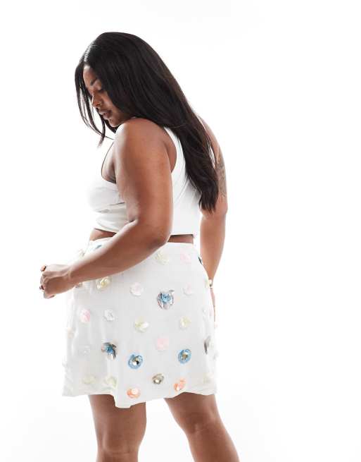 ASOS DESIGN Curve linen look 3D embellishments mini skirt in natural, 3 of 5
