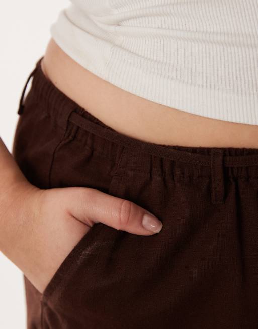 ASOS DESIGN Curve linen look pull on pants in chocolate, 4 of 5