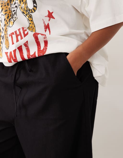 ASOS DESIGN Curve linen look pull on trousers in black, 4 of 5