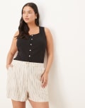 [ASOS DESIGN] ASOS DESIGN Curve linen relaxed dad shorts in natural squiggle stripe-Multi 18 Natural Squiggle